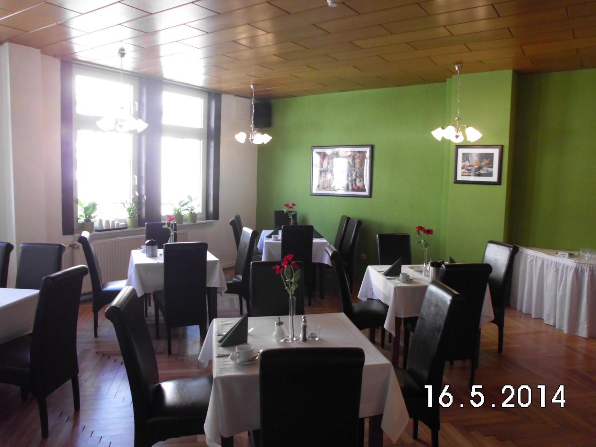 Hotel Garni Am Thueringer Klosstheater Фридрихрода Екстериор снимка